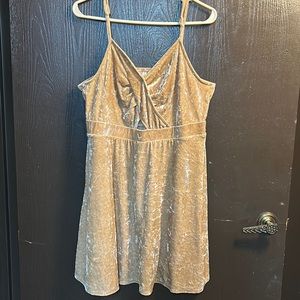 Xilaration Chanpange velour dress